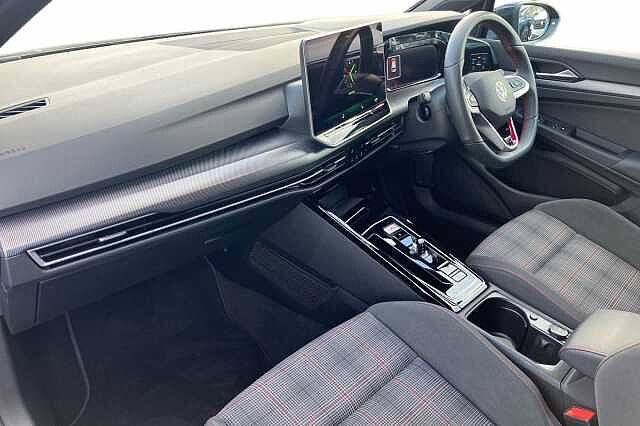 Used Volkswagen Golf 2025 for sale - 76030127: Photo 2