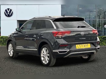 Used Volkswagen T-Roc 2022 for sale - 75730242: Photo