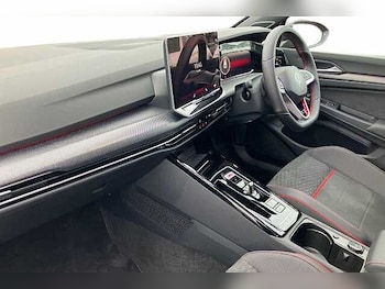 Used Volkswagen Golf 2025 for sale - 76950933: Photo