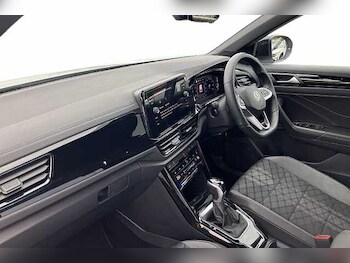 Used Volkswagen T-Roc 2025 for sale - 76057598: Photo 2