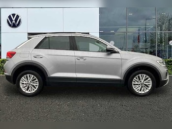 Used Volkswagen T-Roc 2022 for sale - 76650349: Photo