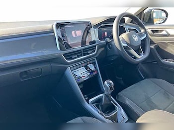 Used Volkswagen T-Roc 2023 for sale - 75891126: Photo