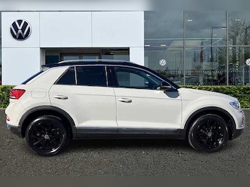 Used Volkswagen T-Roc 2023 for sale - 75891126: Photo
