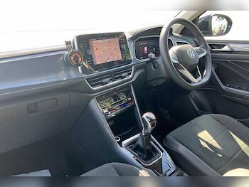 Used Volkswagen T-Roc 2023 for sale - 75314245: Photo