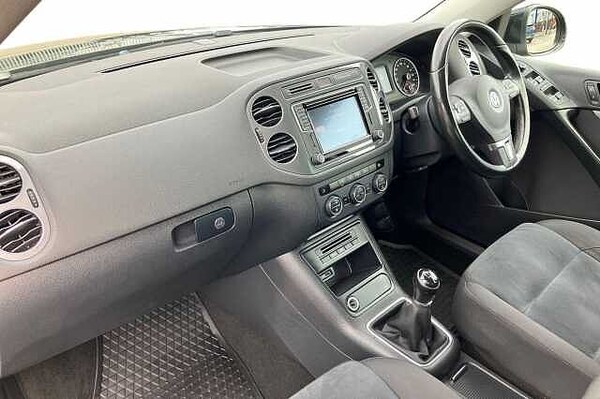 Used Volkswagen Tiguan 2015 for sale - 76119791: Photo 2