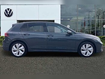 Used Volkswagen Golf 2024 for sale - 75511845: Photo