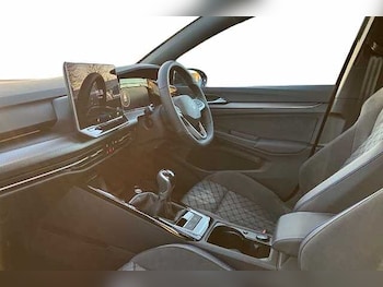 Used Volkswagen Golf 2025 for sale - 76650352: Photo