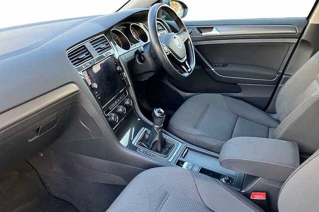 Used Volkswagen Golf 2018 for sale - 76304981: Photo 2