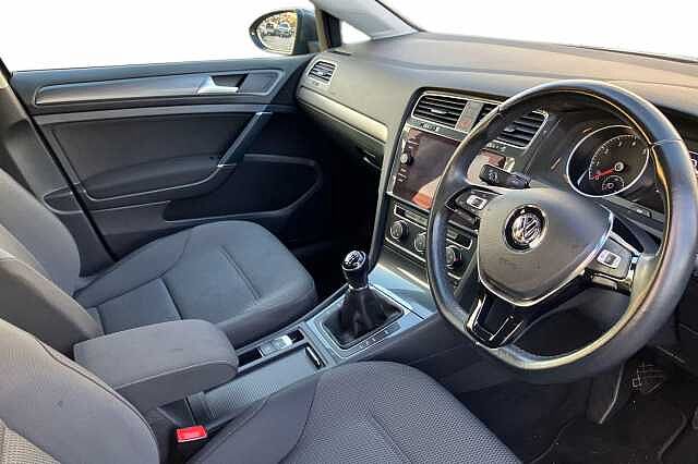 Used Volkswagen Golf 2018 for sale - 76304981: Photo 6