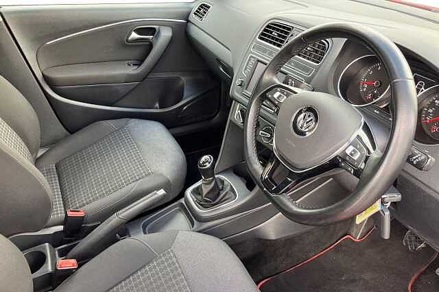 Used Volkswagen Polo 2015 for sale - 76267851: Photo 6