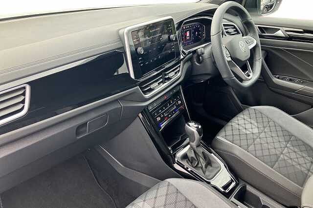 Used Volkswagen T-Roc 2025 for sale - 76040457: Photo 2