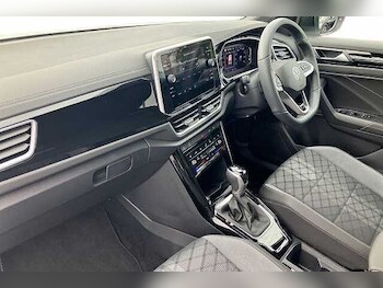 Used Volkswagen T-Roc 2025 for sale - 76040457: Photo 2