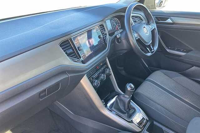 Used Volkswagen T-Roc 2020 for sale - 75937833: Photo 2
