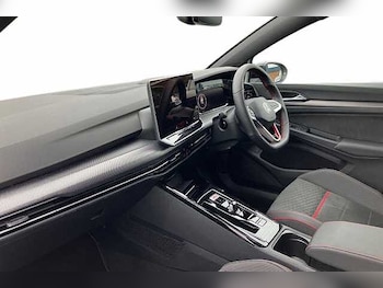Used Volkswagen Golf 2025 for sale - 76267852: Photo 2