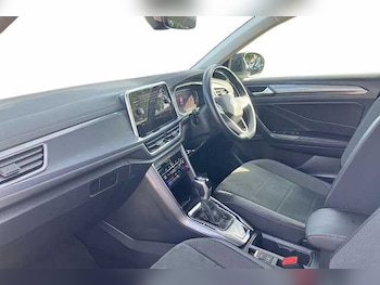 Used Volkswagen T-Roc 2023 for sale - 75112623: Photo