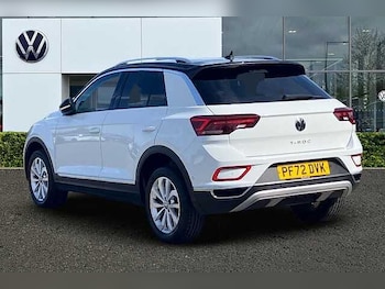 Used Volkswagen T-Roc 2023 for sale - 75112623: Photo