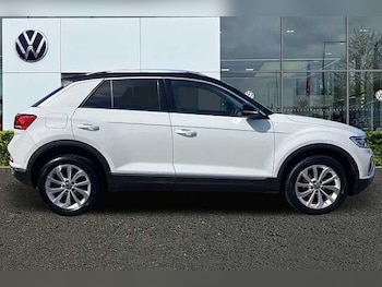 Used Volkswagen T-Roc 2023 for sale - 75112623: Photo