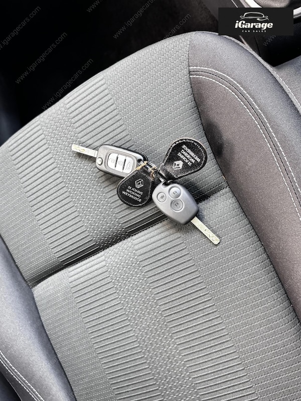 Used Renault Clio 2011 for sale - 76235091: Photo 15