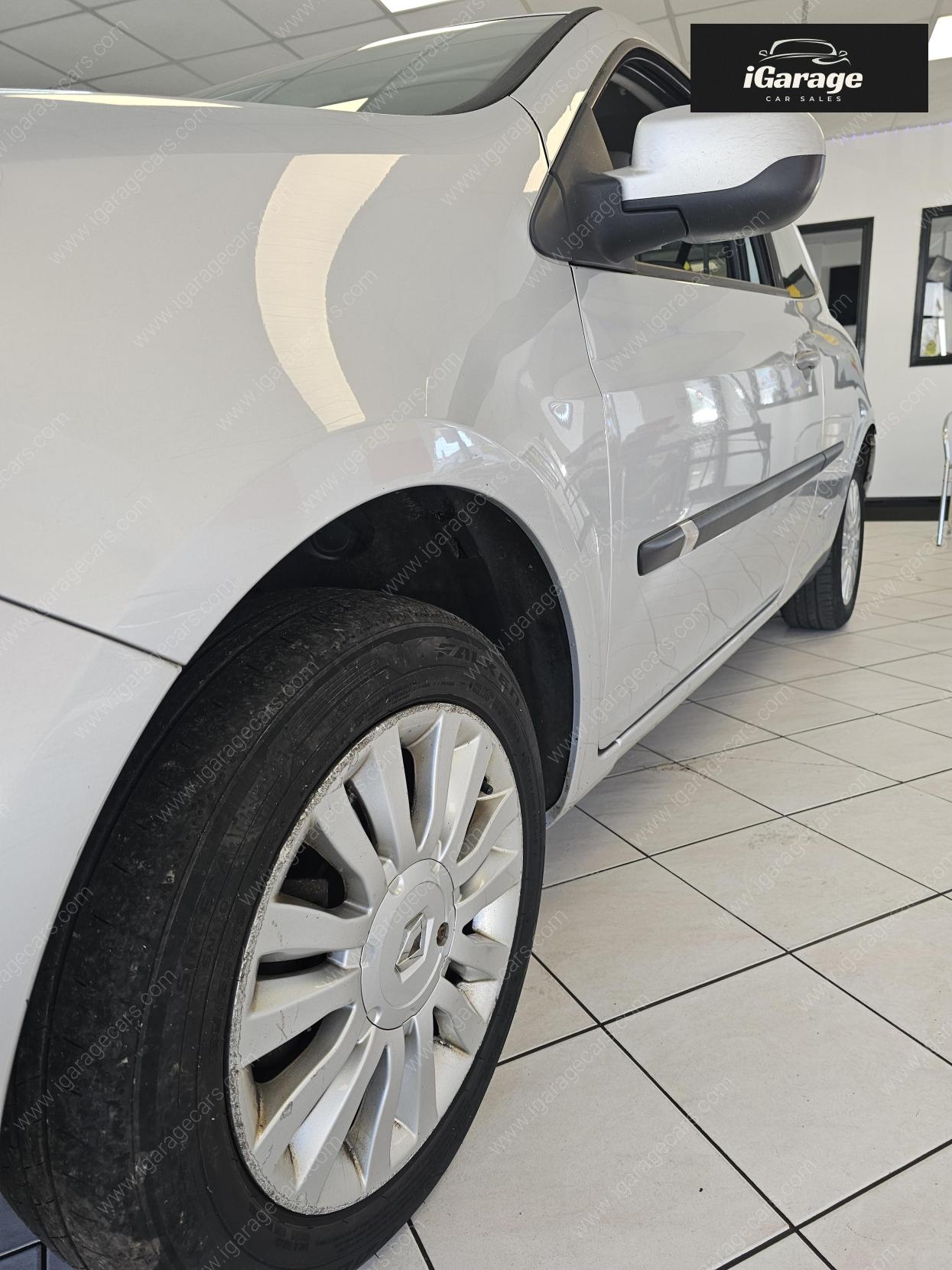 Used Renault Clio 2010 for sale - 77934603: Photo 14