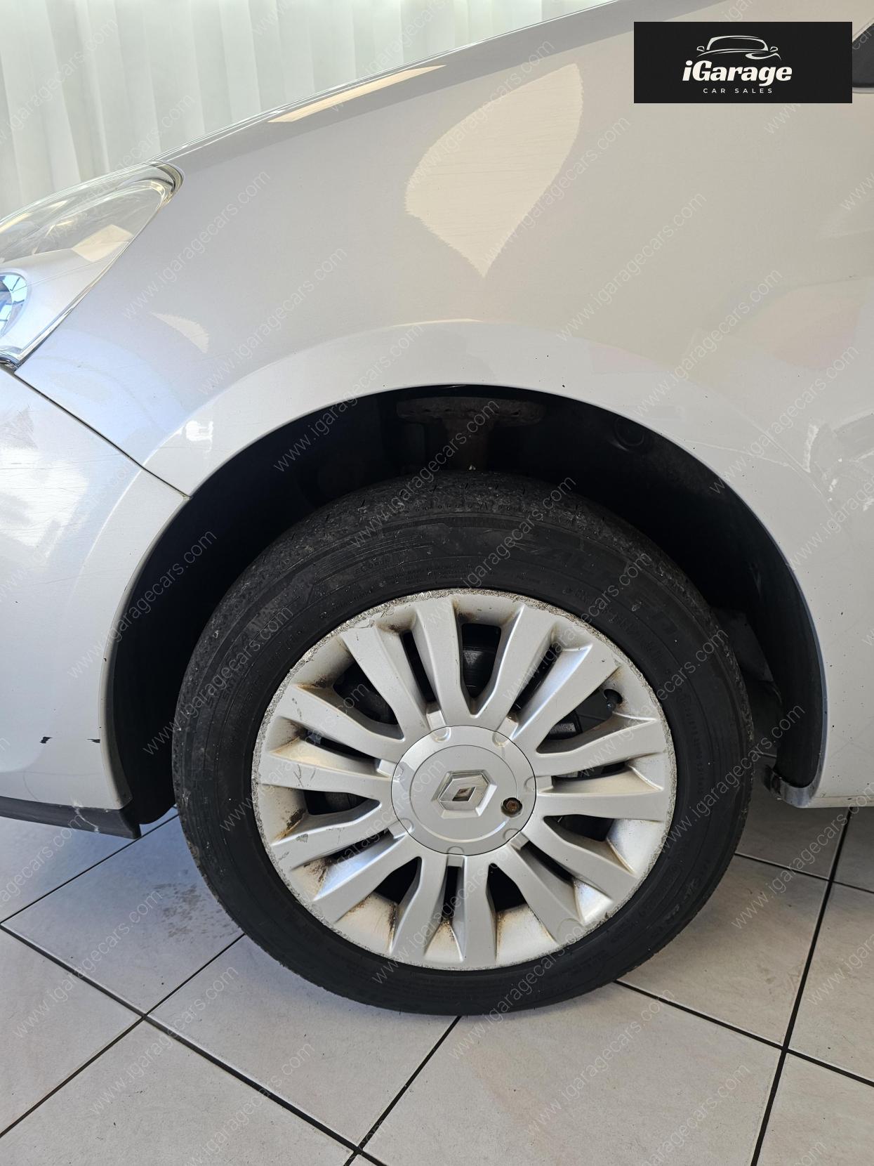 Used Renault Clio 2010 for sale - 77934603: Photo 19