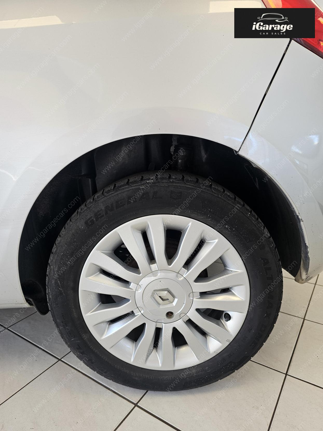 Used Renault Clio 2010 for sale - 77934603: Photo 21