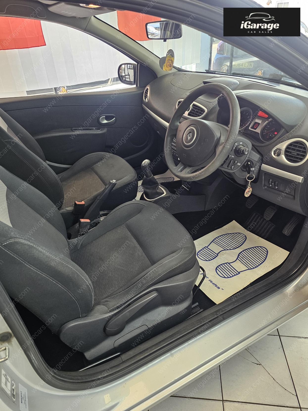 Used Renault Clio 2010 for sale - 77934603: Photo 23