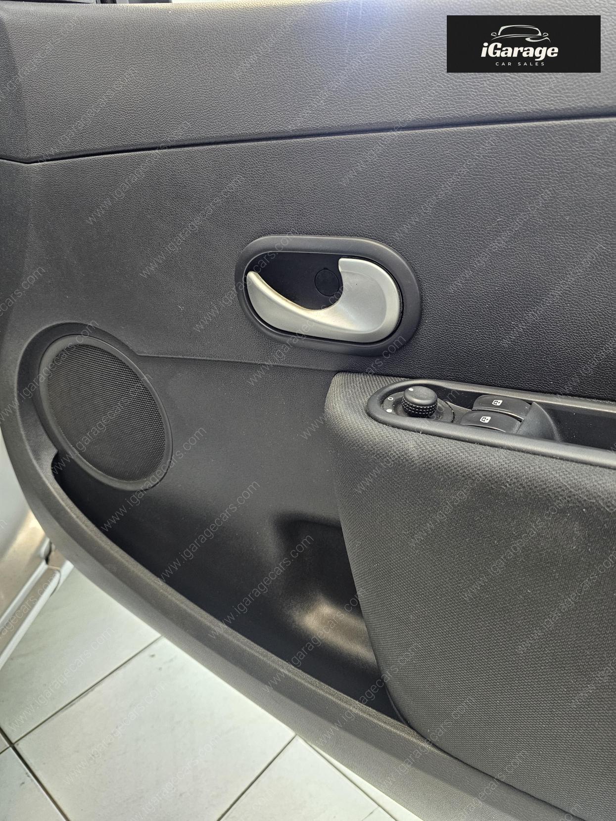 Used Renault Clio 2010 for sale - 77934603: Photo 28