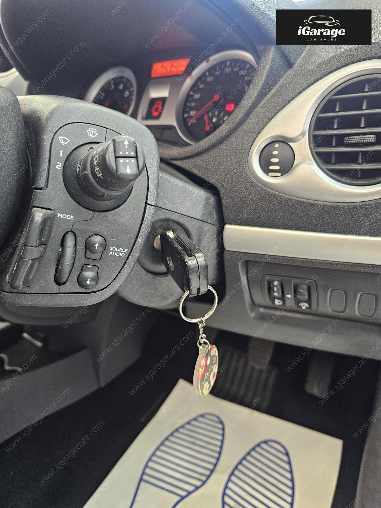 Used Renault Clio 2010 for sale - 77934603: Photo 29