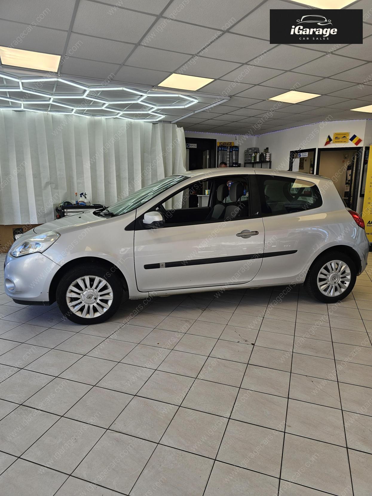 Used Renault Clio 2010 for sale - 77934603: Photo 3