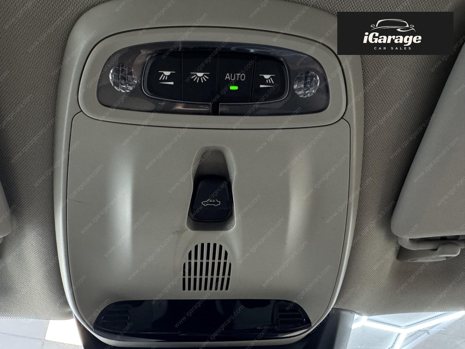 Used Volvo V40 Cross Country 2015 for sale - 76741836: Photo 35