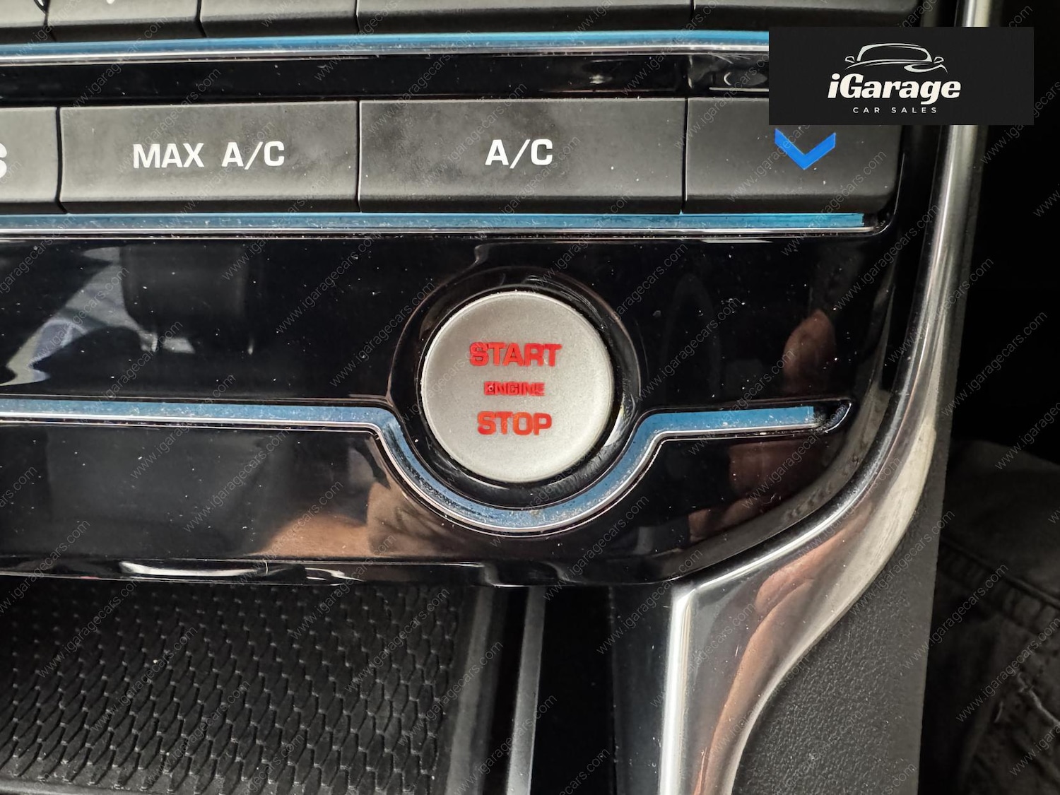 Used Jaguar XE 2017 for sale - 78156436: Photo 2