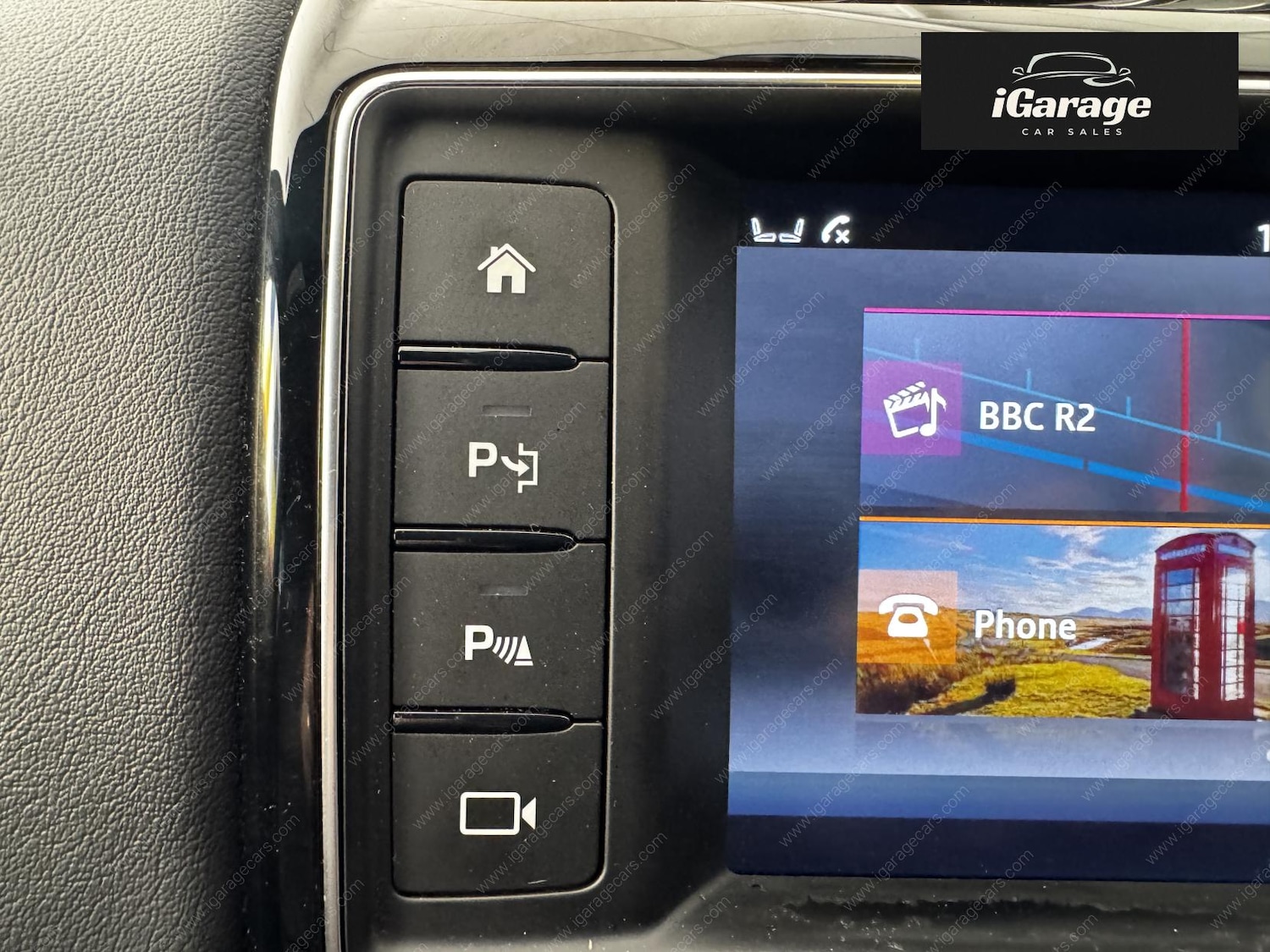 Used Jaguar XE 2017 for sale - 78156436: Photo 3