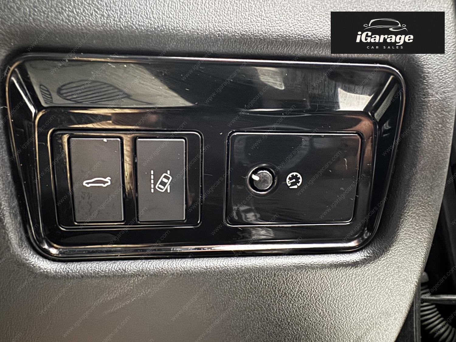 Used Jaguar XE 2017 for sale - 78156436: Photo 33