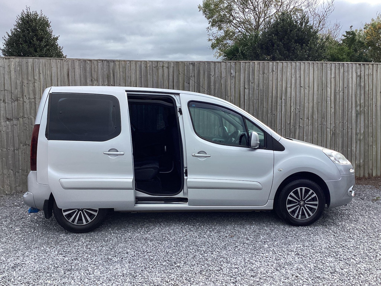 Used Peugeot Partner Tepee 2013 for sale - 76441315: Photo 18