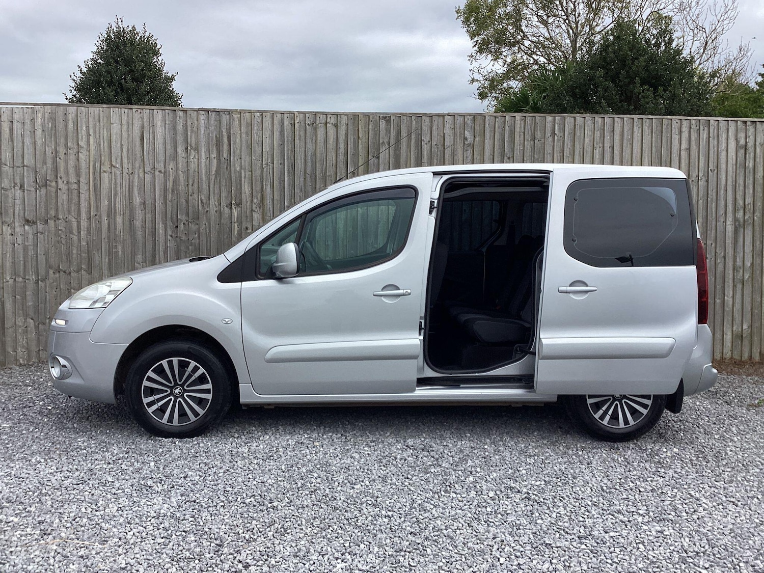 Used Peugeot Partner Tepee 2013 for sale - 76441315: Photo 21