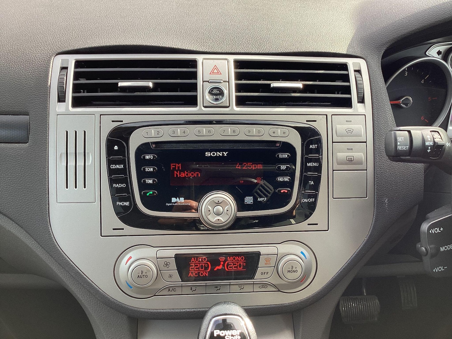 Used Ford Kuga 2012 for sale - 75904567: Photo 8