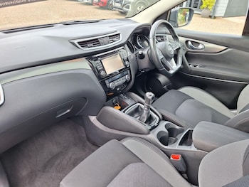 Used Nissan Qashqai 2018 for sale - 76109445: Photo 3