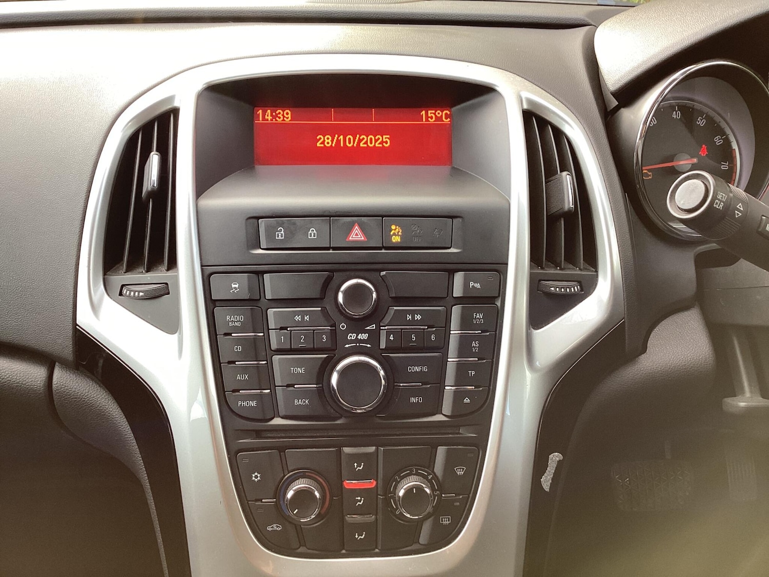 Used Vauxhall Astra 2011 for sale - 76441013: Photo 17