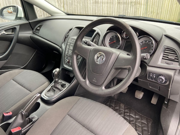 Used Vauxhall Astra 2012 for sale - 75280183: Photo 11