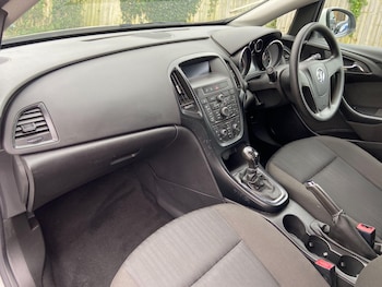 Used Vauxhall Astra 2012 for sale - 75280183: Photo