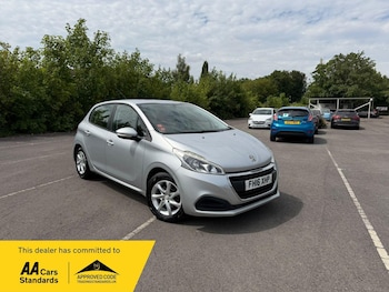 Used Peugeot 208 2016 for sale - 79317190: Photo