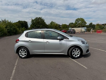 Used Peugeot 208 2016 for sale - 79317190: Photo