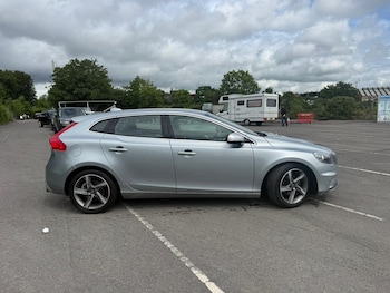 Used Volvo V40 2014 for sale - 78965702: Photo
