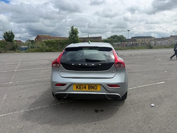 Used Volvo V40 2014 for sale - 78965702: Photo