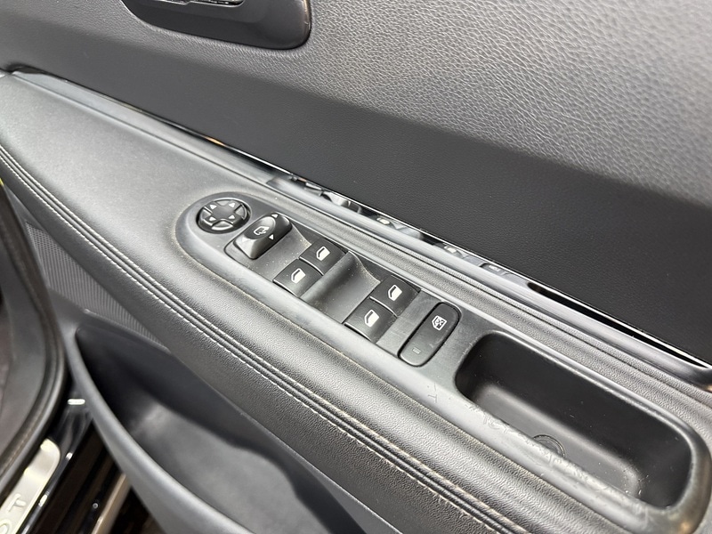 Used Peugeot 3008 2017 for sale - 77310330: Photo 32