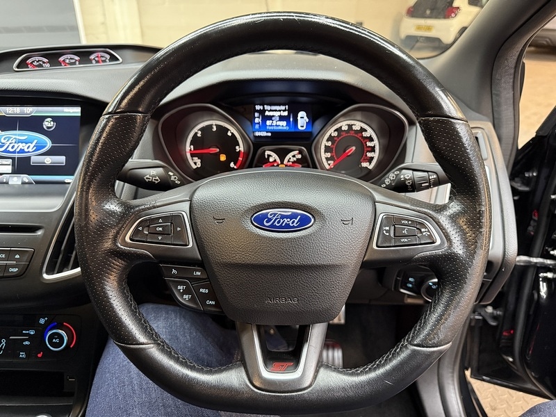 Used Ford Focus 2015 for sale - 76859824: Photo 37