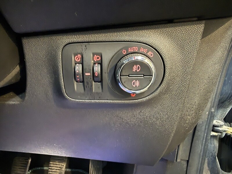 Used Vauxhall Corsa 2015 for sale - 77937448: Photo 29