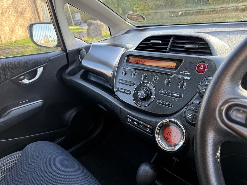 Used Honda Jazz 2014 for sale - 76555129: Photo 41