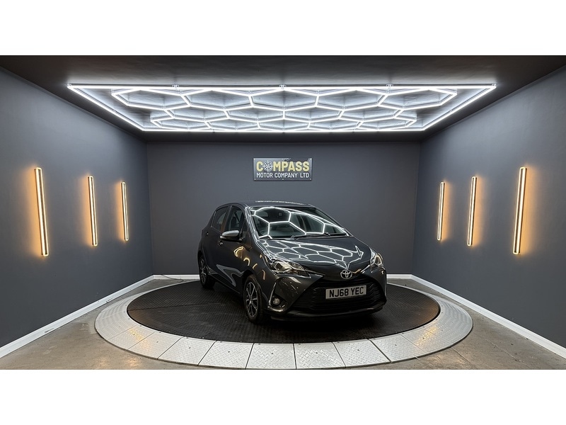 Used Toyota Yaris 2018 for sale - 77990202: Photo 2