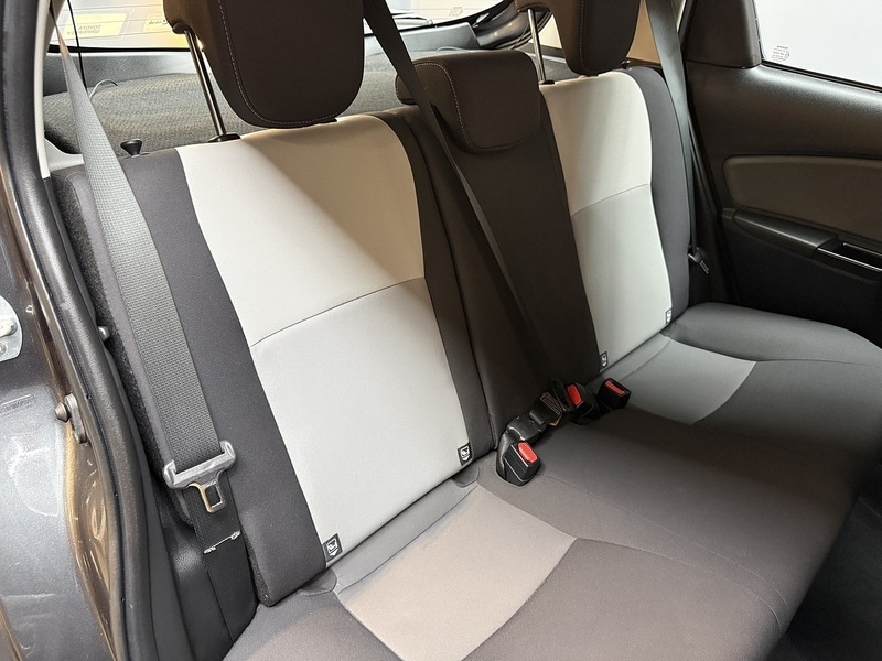 Used Toyota Yaris 2018 for sale - 77990202: Photo 32